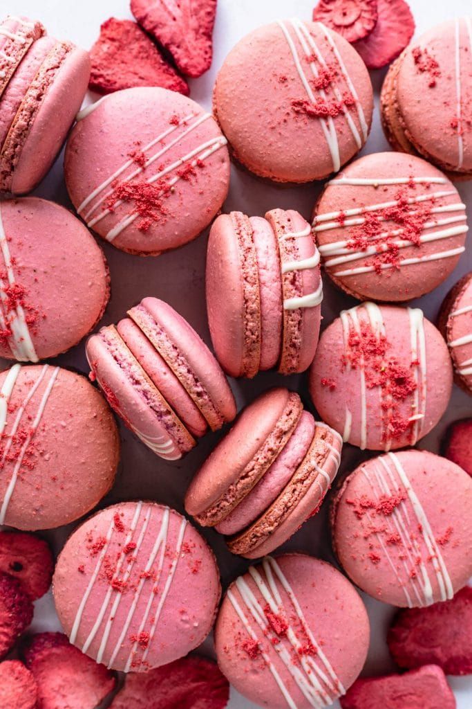 Macaron Dâu Tây